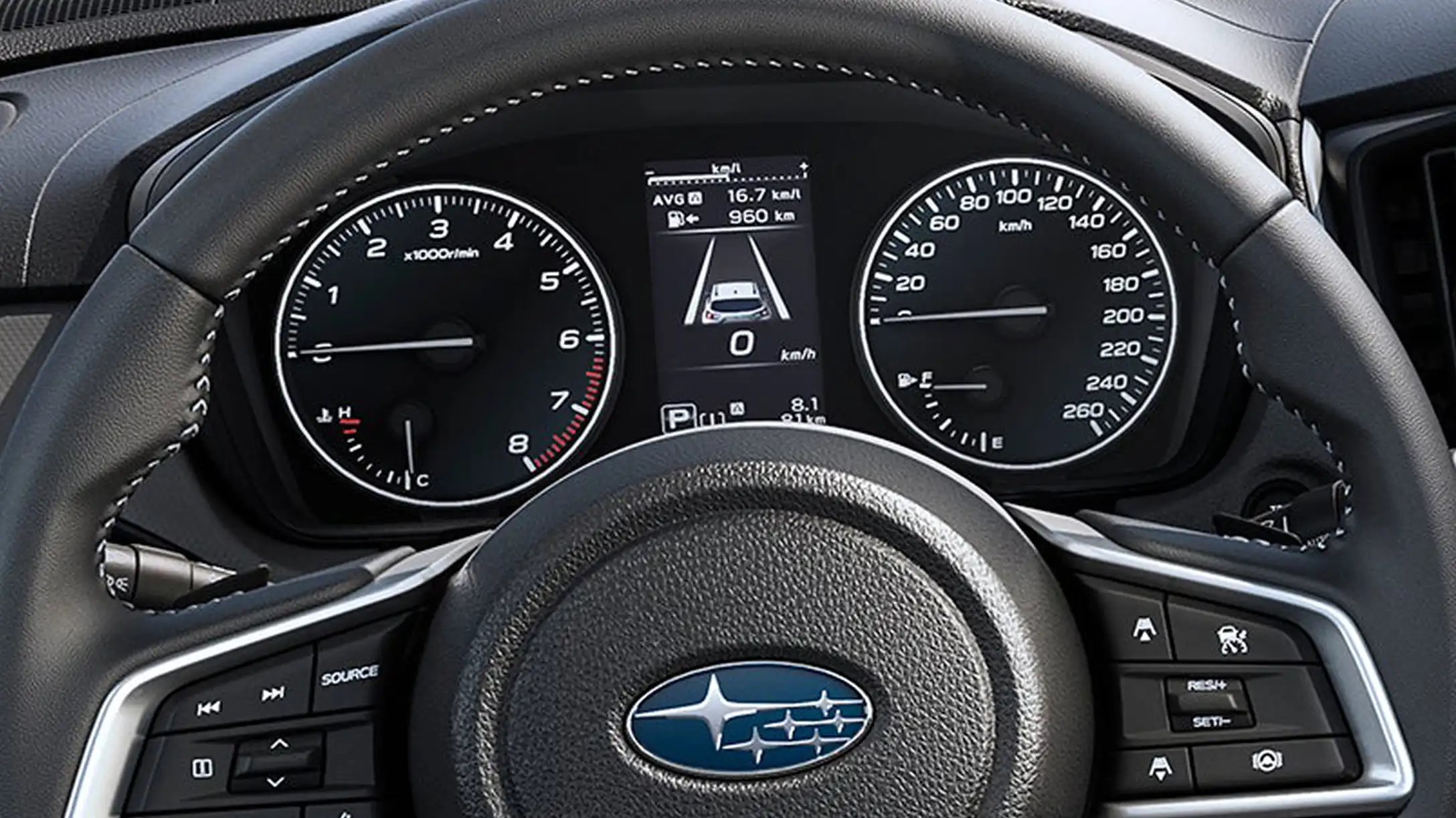 Tablero de auto Subaru mostrando kilometraje